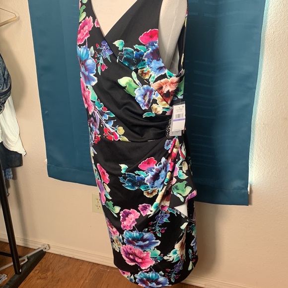 ALEX EVENINGS Women's Short Crepe Dress w/ Side Ruched Waist Black Floral Sz 18 - Picture 6 of 10